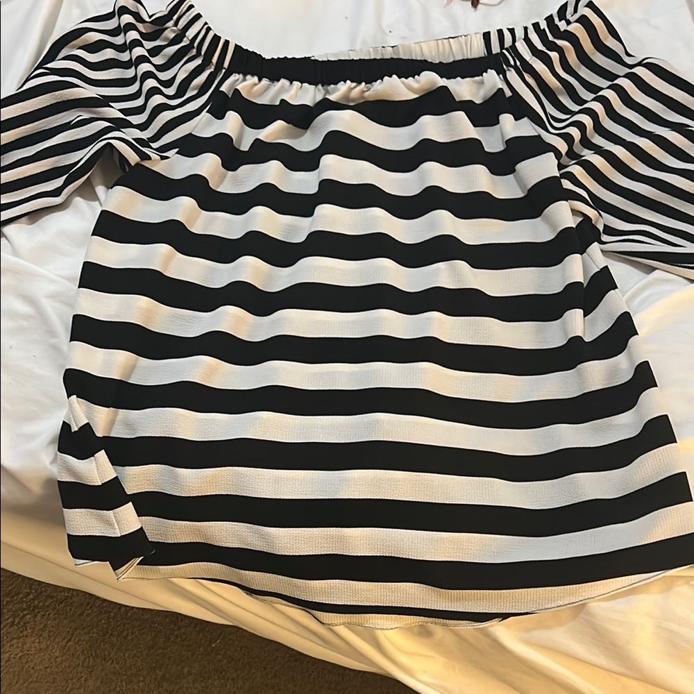Vince Camuto Monochrome Striped Top